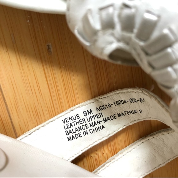 Leather , genuine A. Geller white sandals, kitten heels, silver accents, SZ 9 M - Picture 6 of 8